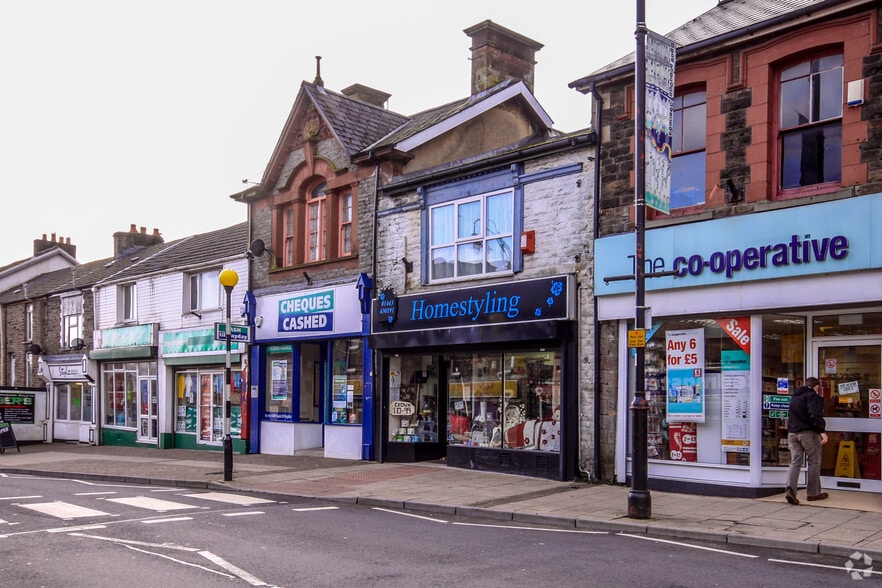 30 Dewinton St, Tonypandy to rent - Building Photo - Image 3 of 6