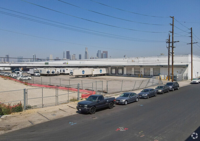 1205-1321 Wholesale St, Los Angeles, CA to rent - Building Photo - Image 1 of 13
