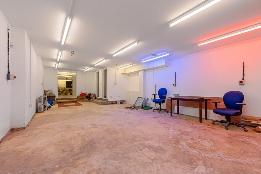 308 Caledonian Rd, London to rent - Interior Photo - Image 3 of 5