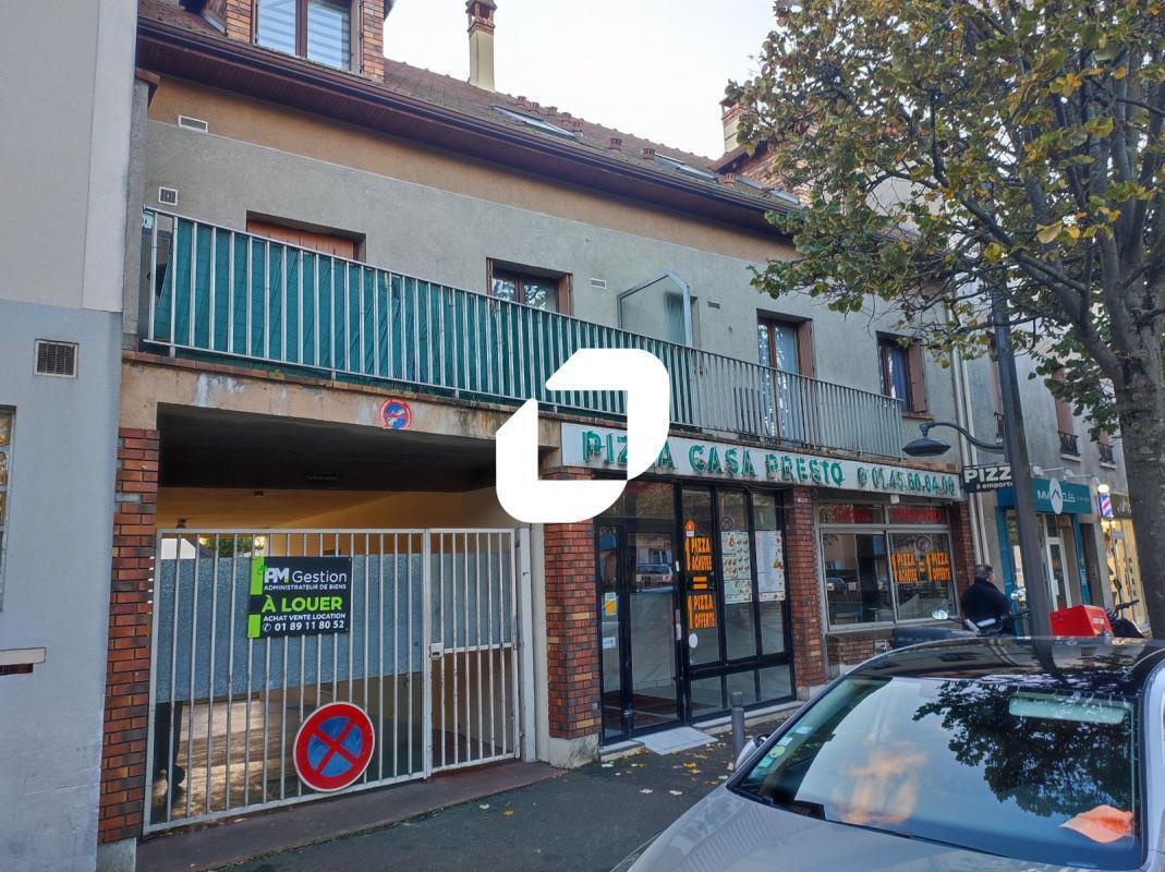 Retail in Chevilly-Larue for sale Building Photo- Image 1 of 12