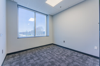 26400 Lahser Rd, Southfield, MI for rent Building Photo- Image 1 of 4