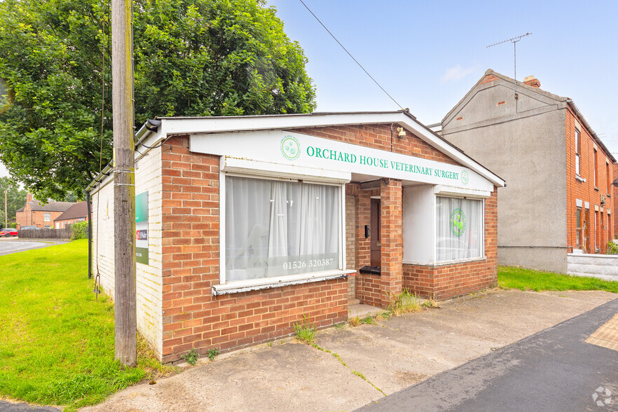 85-87 High St, Ruskington for rent - Building Photo - Image 1 of 4