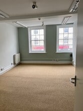 2 Bridge St, Hereford to rent Interior Photo- Image 1 of 2