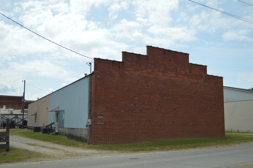 898 Bradford St SW, Gainesville, GA for rent - Building Photo - Image 3 of 17