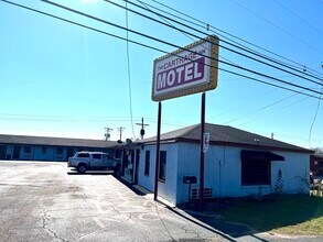 711 Highway 16 E, Carthage, MS for sale Building Photo- Image 1 of 1