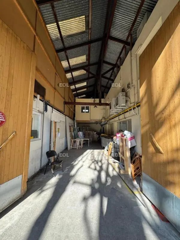 Light Industrial in Le Perreux-sur-Marne for sale Interior Photo- Image 1 of 6