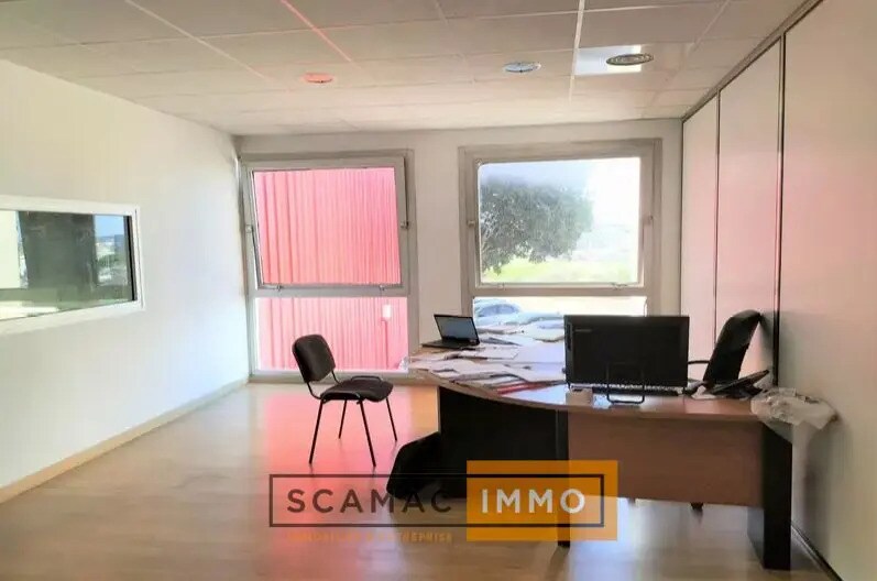Office in Vitrolles to rent - Building Photo - Image 3 of 5
