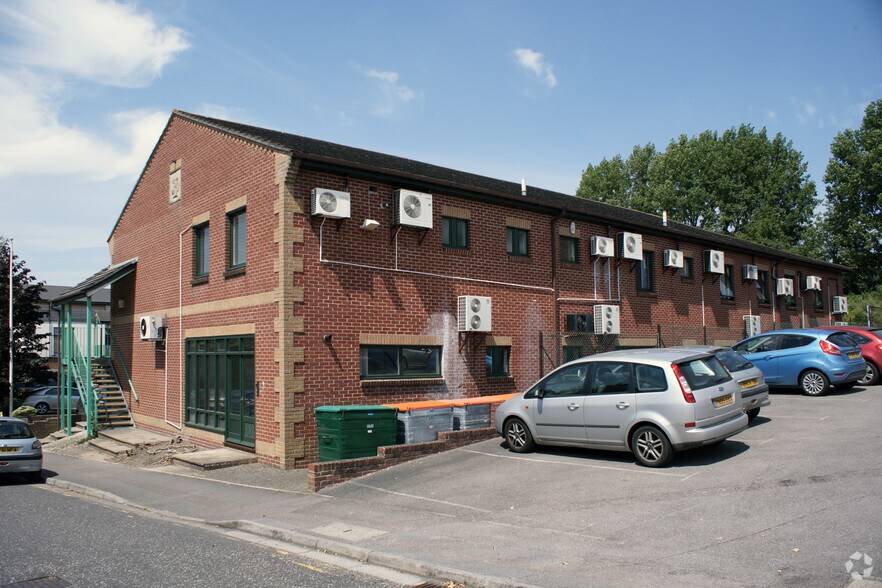 Blakey Rd, Salisbury to rent - Building Photo - Image 2 of 15