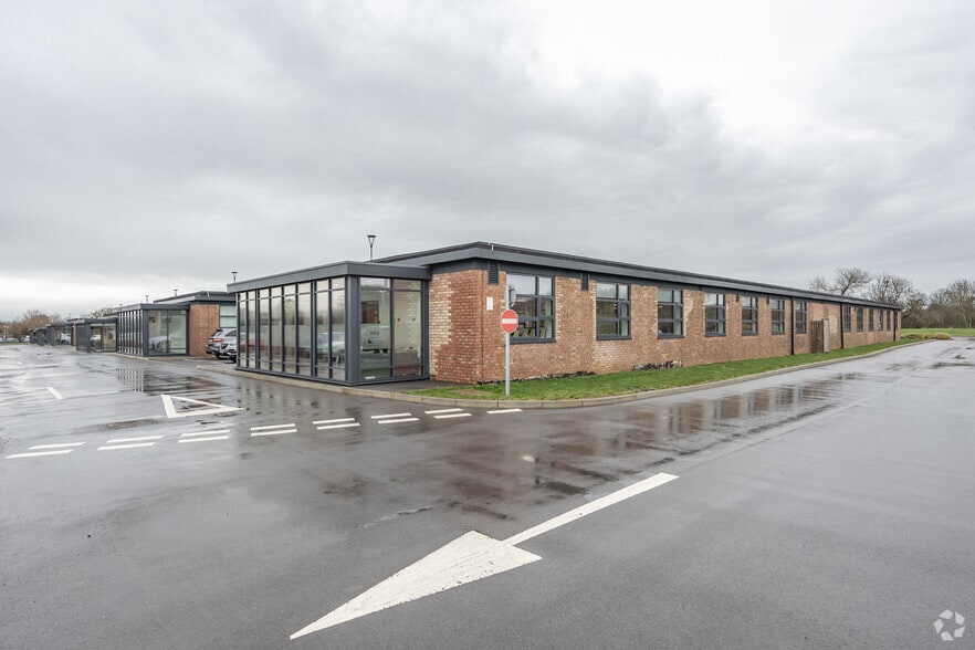 Elmbridge E, Gloucester to rent - Primary Photo - Image 2 of 4