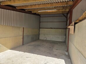 Oare, Cold Ash to rent Interior Photo- Image 1 of 3
