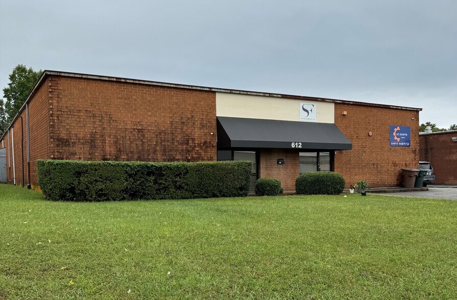 612 Industrial Ave, Greensboro, NC for sale - Building Photo - Image 1 of 7