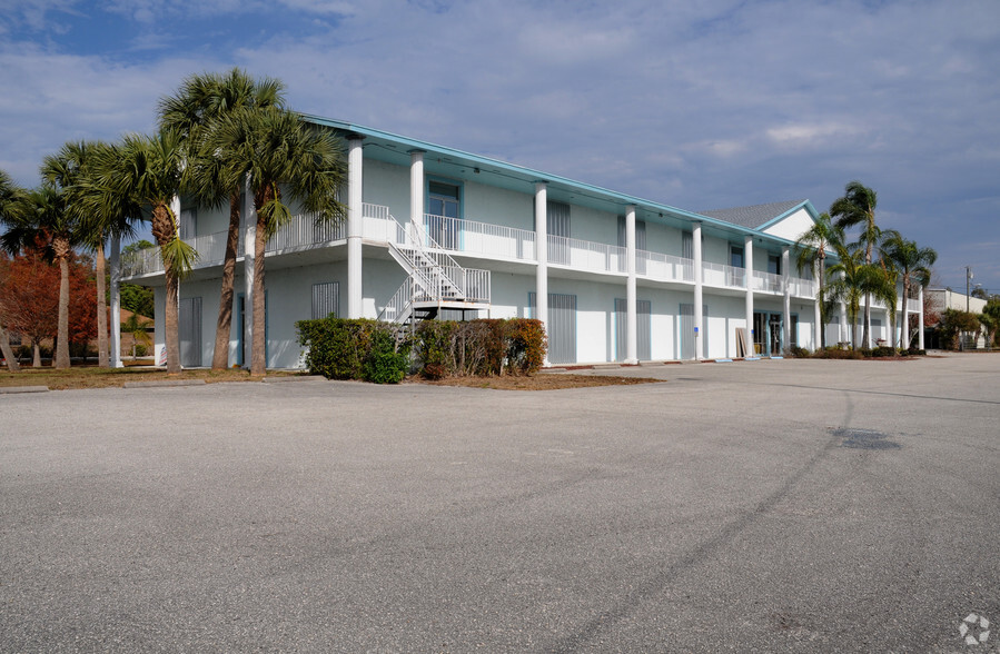 4000 S US Hwy 1, Fort Pierce, FL for rent - Building Photo - Image 3 of 3