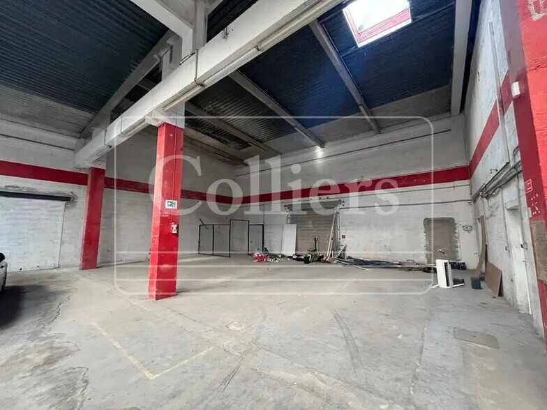 Office in Vitrolles to rent - Interior Photo - Image 2 of 10