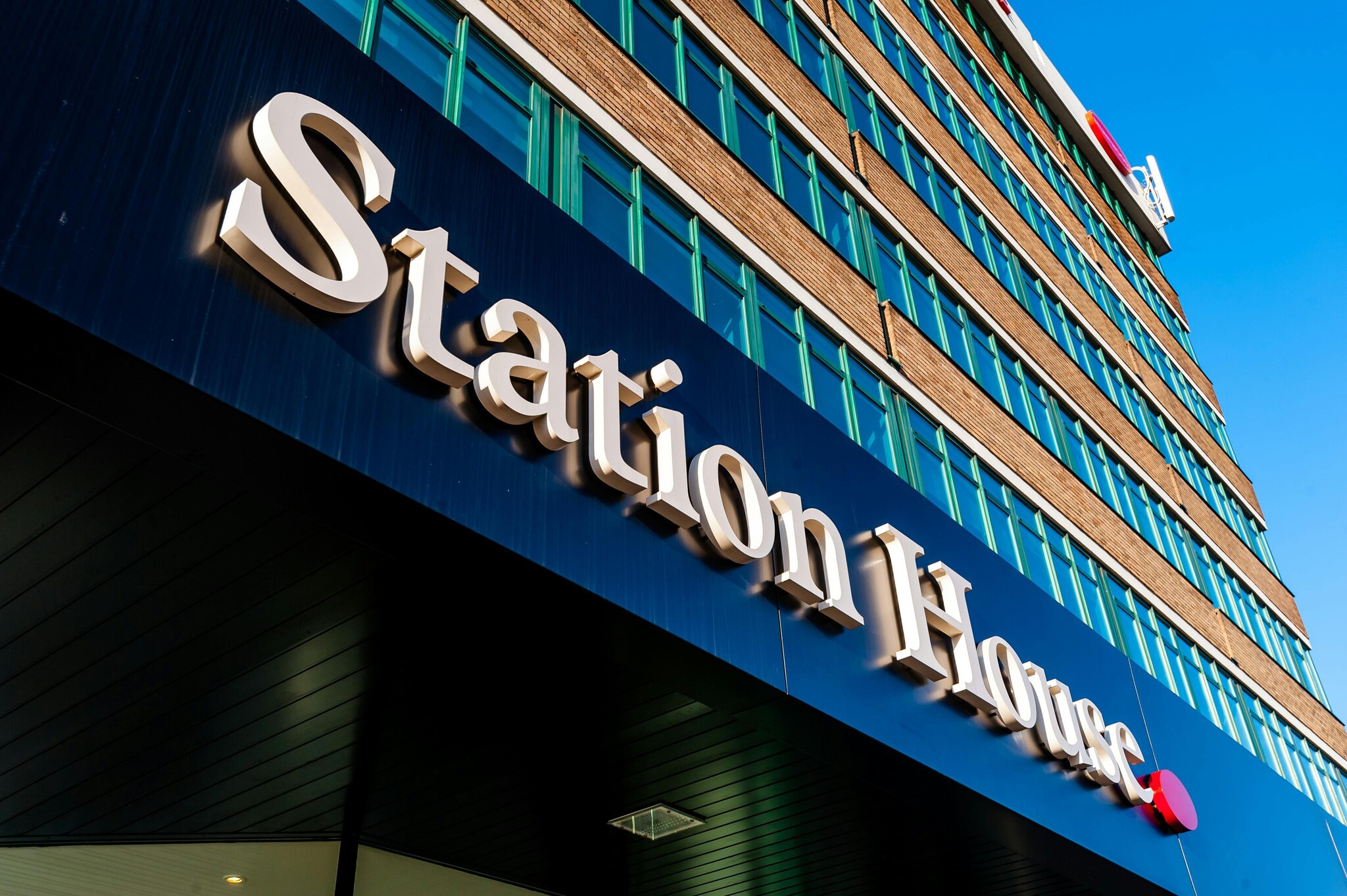 Stamford New Rd, Altrincham to rent Building Photo- Image 1 of 13