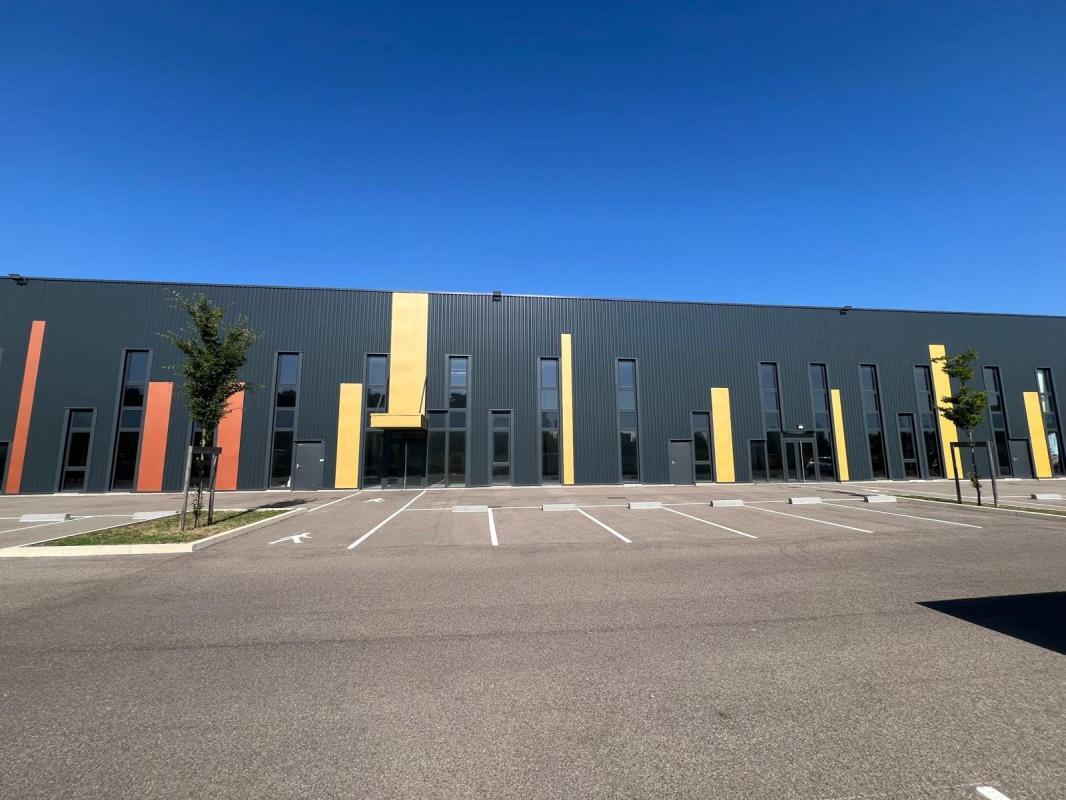 Light Industrial in Villefontaine for sale Building Photo- Image 1 of 4