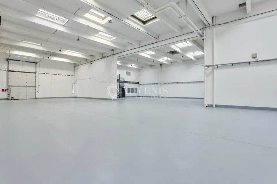 Location Local d'activités 788 m² à 1 642 m² - Photo 1
