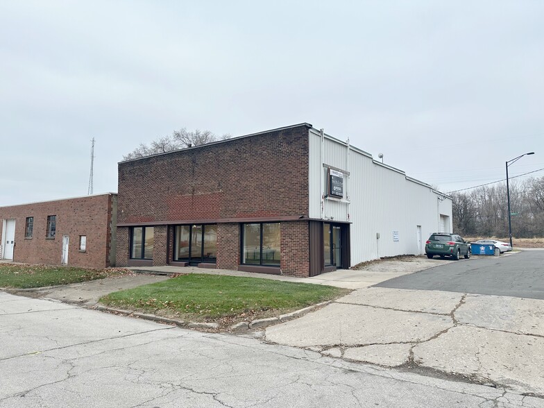 307 S Locust St, Champaign, IL for rent - Primary Photo - Image 1 of 1