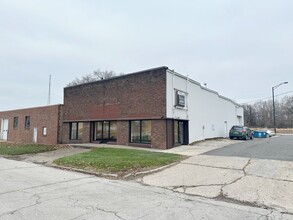 307 S Locust St, Champaign, IL for rent Primary Photo- Image 1 of 2