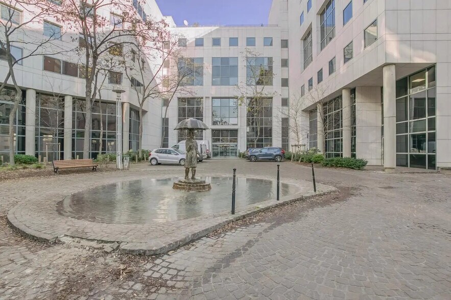 2 Rue Jacques Daguerre, Rueil-Malmaison to rent - Building Photo - Image 1 of 23