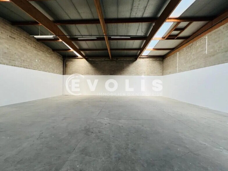 35 Boulevard De Beaubourg, Émerainville to rent - Interior Photo - Image 2 of 7