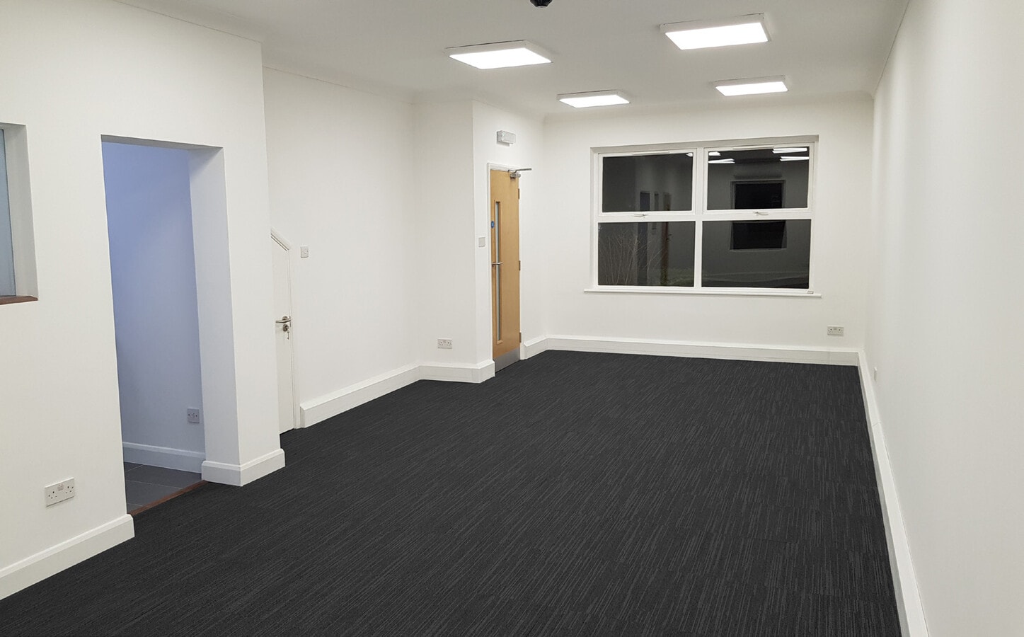 Station Rd, Great Shelford, CAM CB22 5NE - Unit 8 -  - Interior Photo - Image 2 of 4