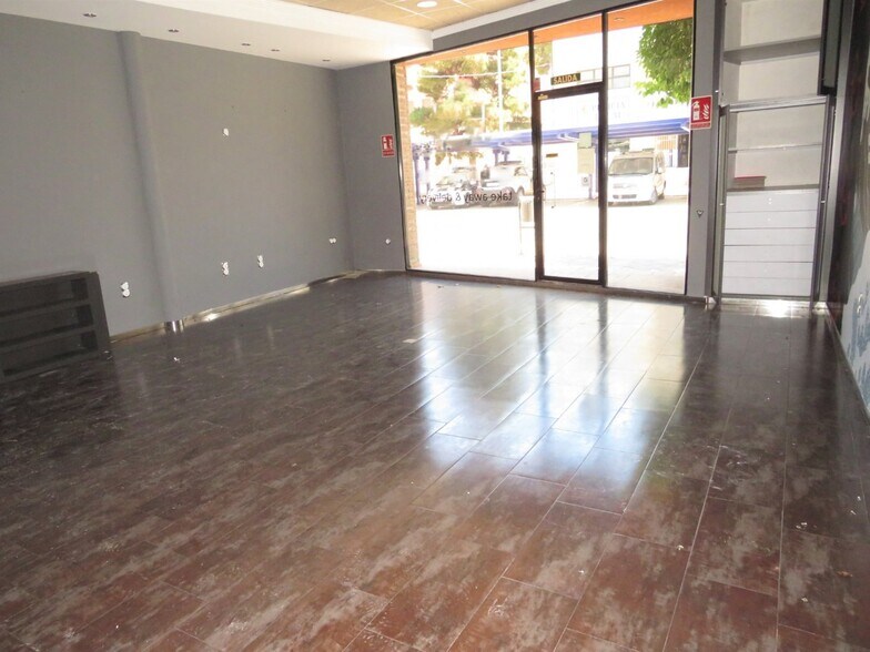Retail in Molina de Segura to rent - Interior Photo - Image 3 of 8