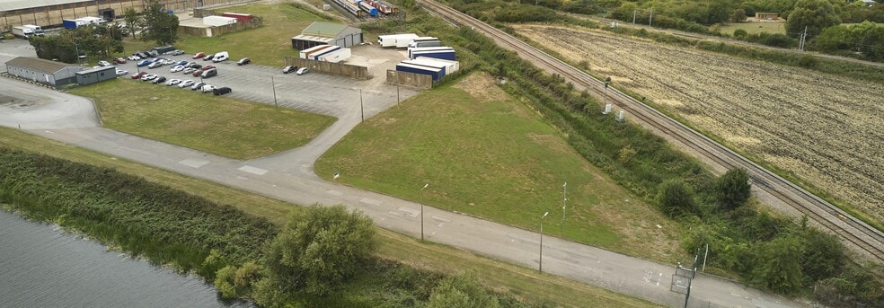 Adelaide park, Queen Adelaide Way, Ely to rent - Aerial - Image 3 of 5