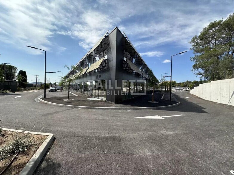 Office in Puget-sur-Argens for sale - Building Photo - Image 3 of 10