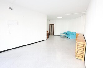 Retail in El Vendrell, Tarragona to rent Interior Photo- Image 2 of 15