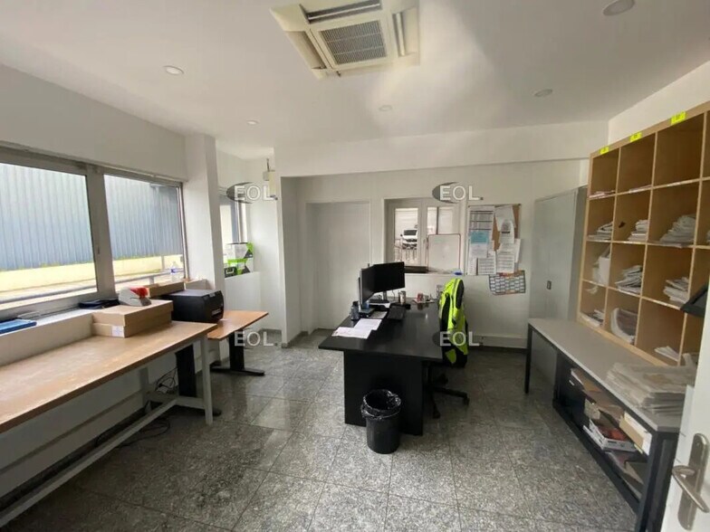 Light Industrial in Combs-la-Ville to rent - Interior Photo - Image 3 of 14