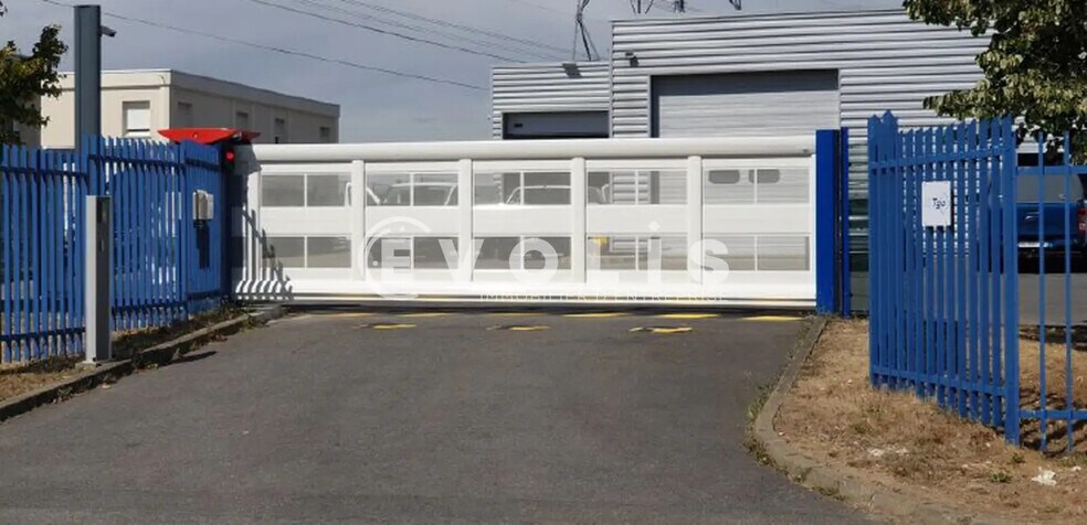 Light Industrial in Marcoussis to rent - Building Photo - Image 3 of 18