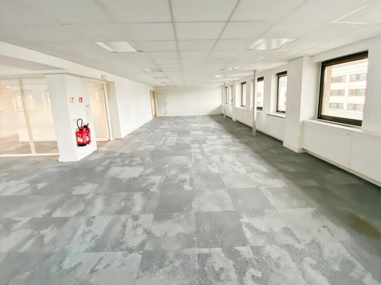68 Avenue Du Général De Gaulle, Maisons-Alfort to rent - Interior Photo - Image 2 of 6