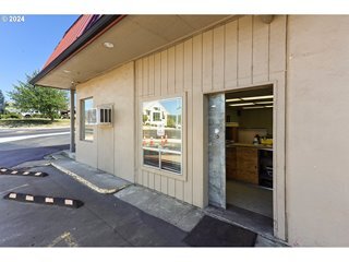 2727 Cascade Ave, Hood River, OR for sale - Building Photo - Image 3 of 41