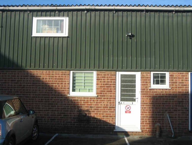 7 Abingdon Rd, Poole for sale - Primary Photo - Image 1 of 1