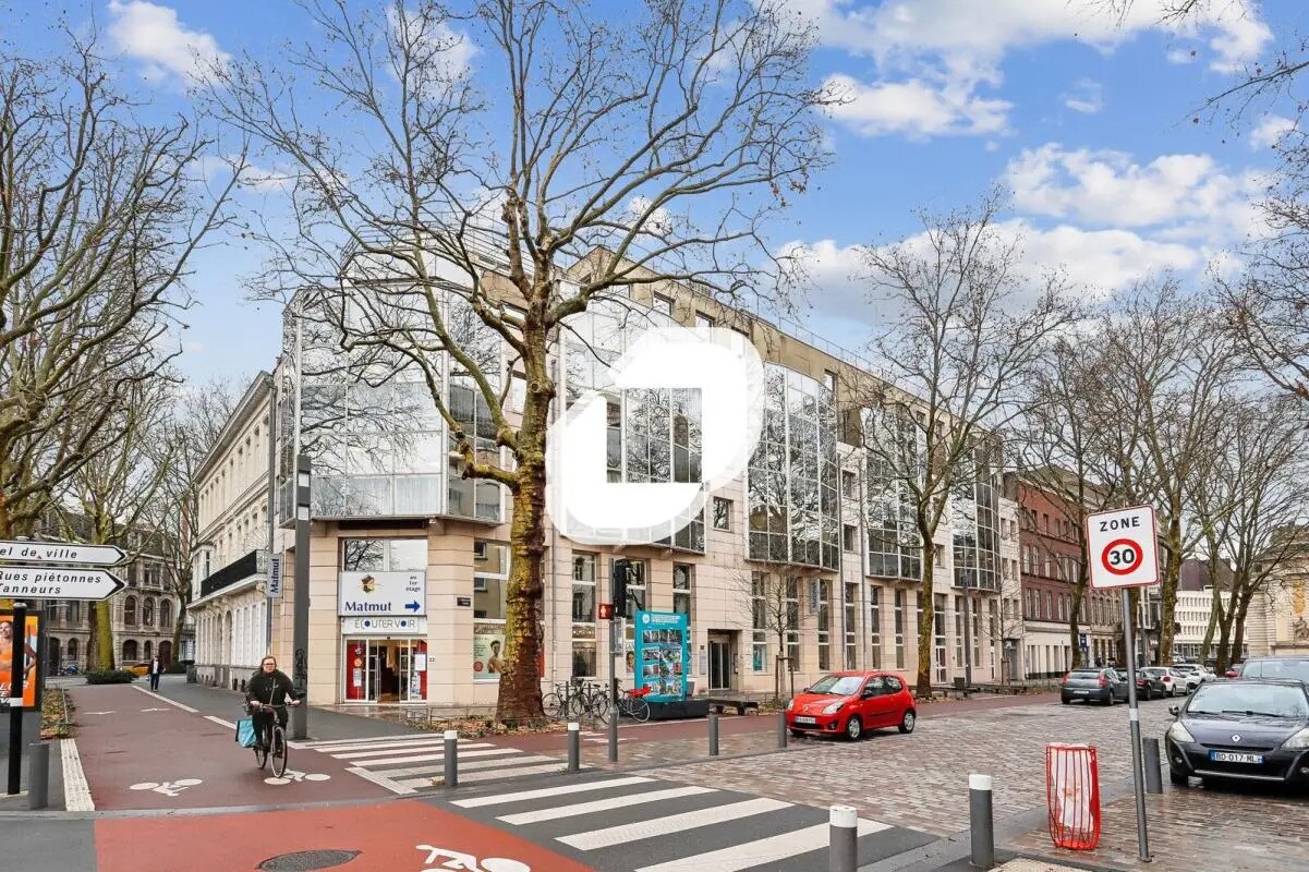 Office in Lille for sale Building Photo- Image 1 of 15