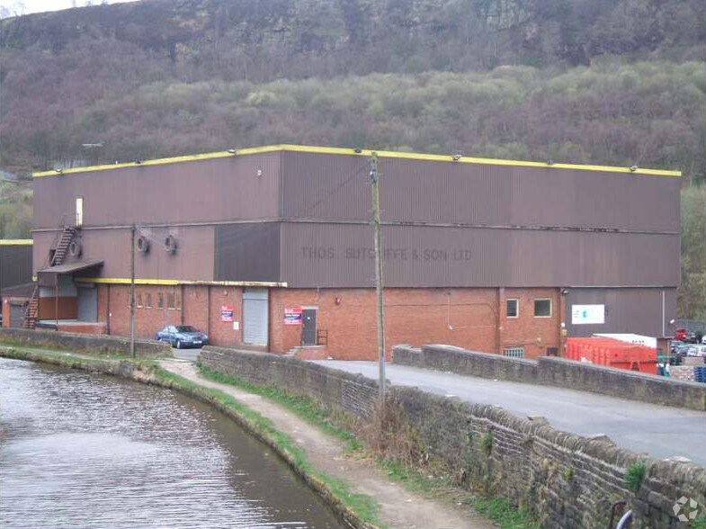 Greenhill Industrial Estate, Mytholmroyd to rent - Building Photo - Image 3 of 3