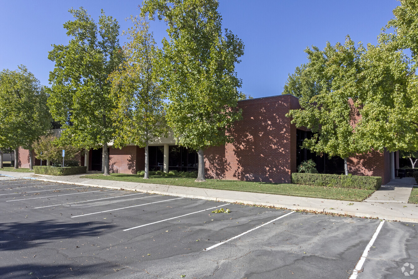 1360 E Spruce Ave, Fresno 93720 - Office for Rent | LoopNet UK