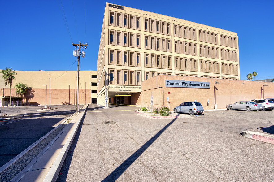 6036 N 19th Ave, Phoenix, AZ for rent - Building Photo - Image 3 of 13