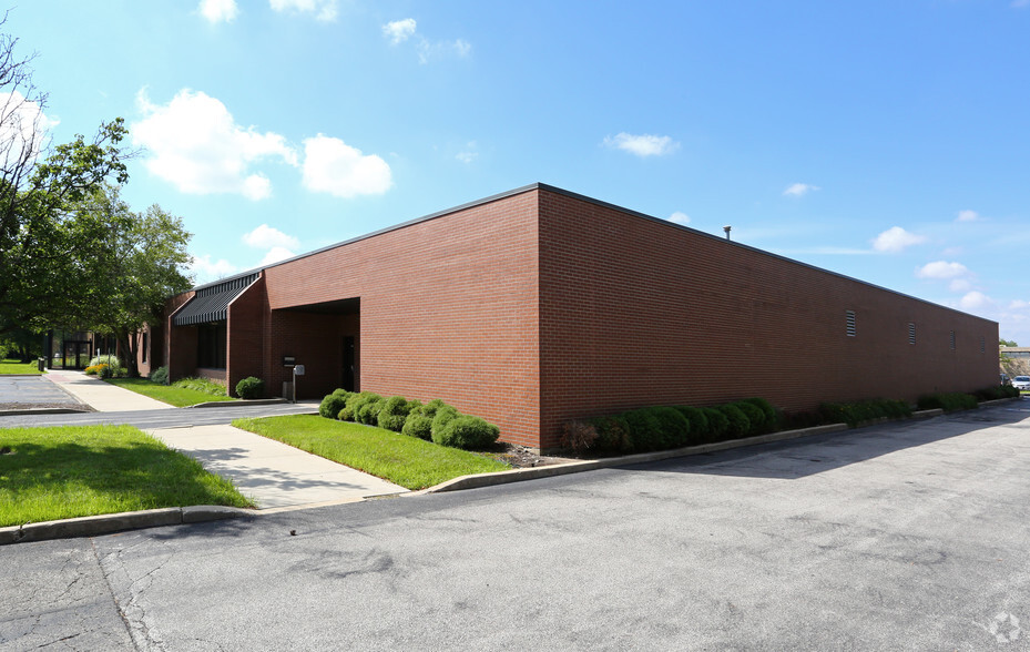 7230 N Caldwell Ave, Niles, IL for rent - Building Photo - Image 2 of 18