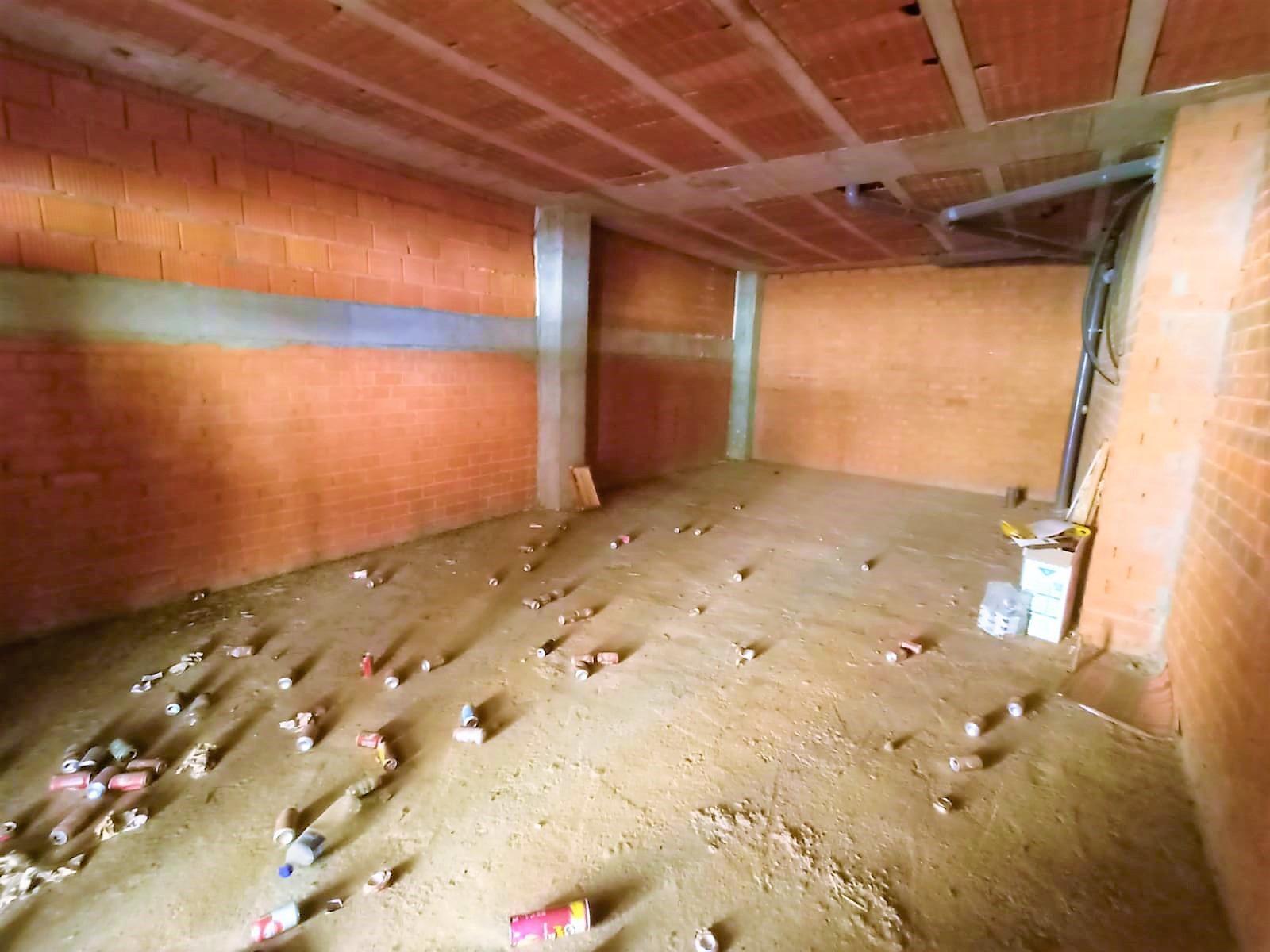 Retail in Cáceres, Cáceres to rent Building Photo- Image 1 of 4