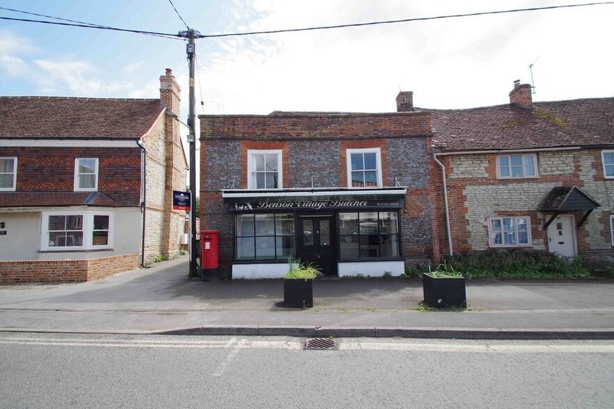 42 High St, Benson to rent - Building Photo - Image 2 of 11