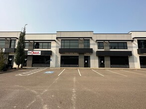 400 Mackenzie Blvd, Fort McMurray, AB for rent Building Photo- Image 2 of 10