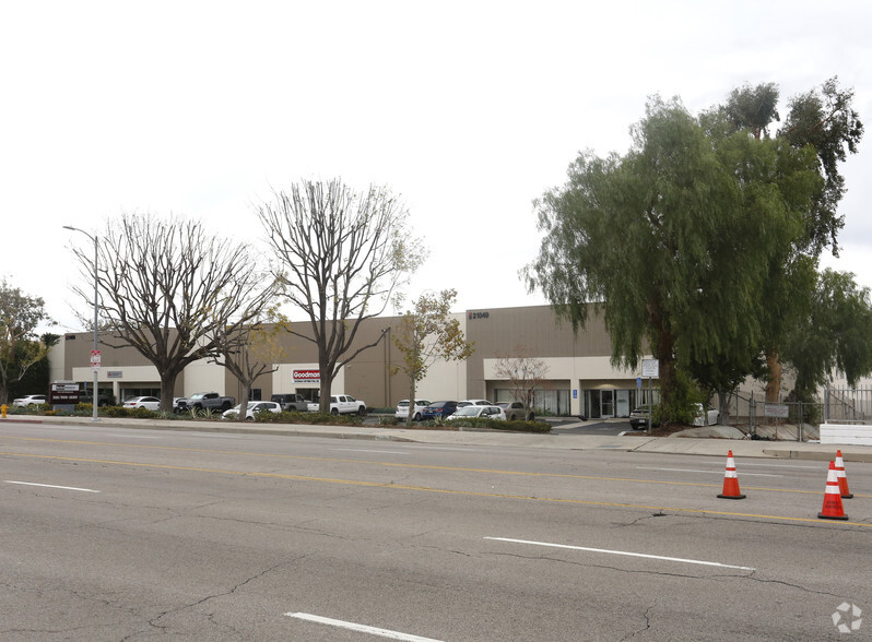 21026-21040 Nordhoff St, Chatsworth, CA for rent - Building Photo - Image 3 of 7