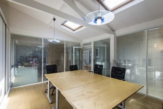 Office in Puteaux to rent Interior Photo- Image 1 of 7
