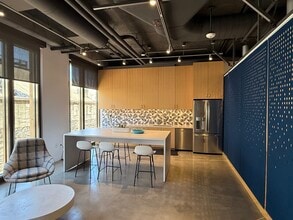 550 High St, Palo Alto, CA to rent Interior Photo- Image 1 of 7