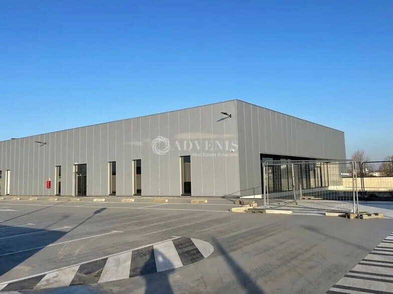 Retail in Bègles to rent - Building Photo - Image 3 of 9