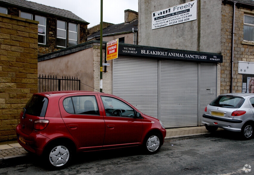 3 Cross St, Accrington to rent - Primary Photo - Image 2 of 2