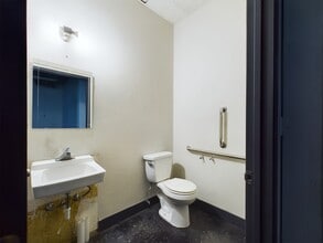 22921-22937 Highway 99, Edmonds, WA to rent Building Photo- Image 1 of 18