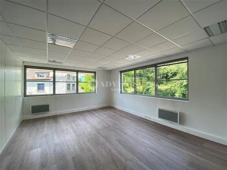 Office in Arcueil to rent - Interior Photo - Image 3 of 7
