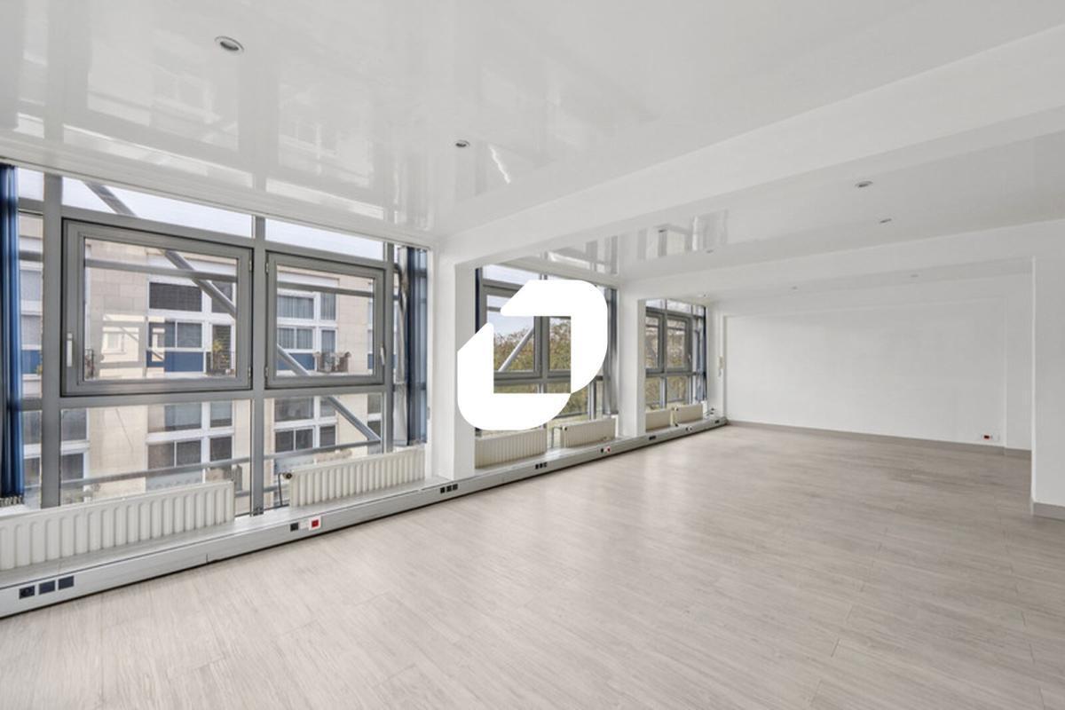 Office in Paris for sale Interior Photo- Image 1 of 6